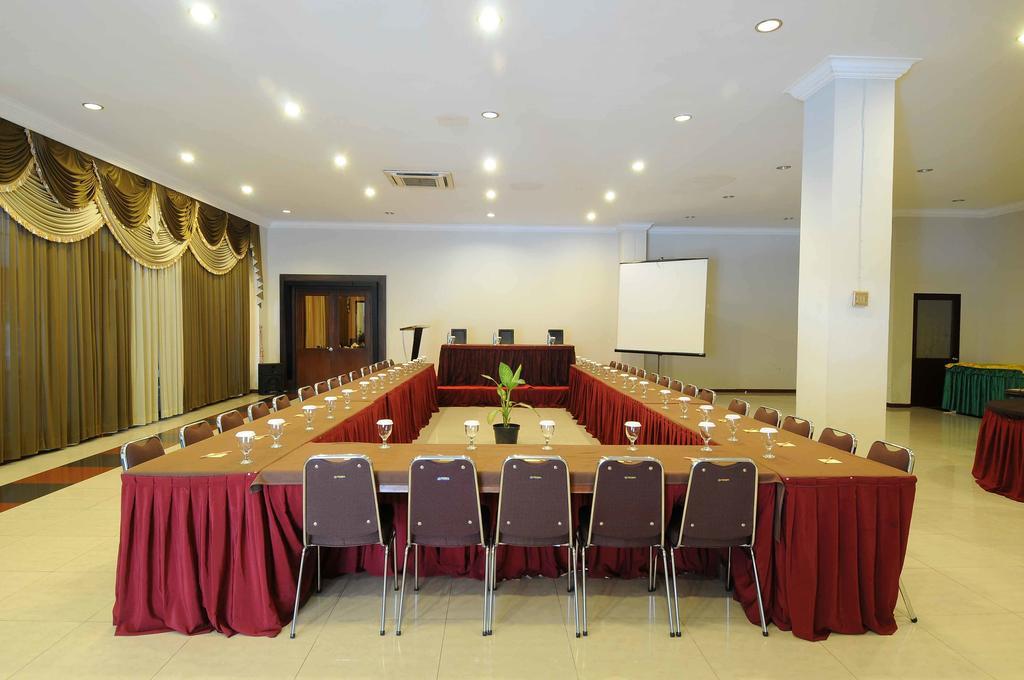 Hotel Kapuas Dharma Pontianak Exterior foto